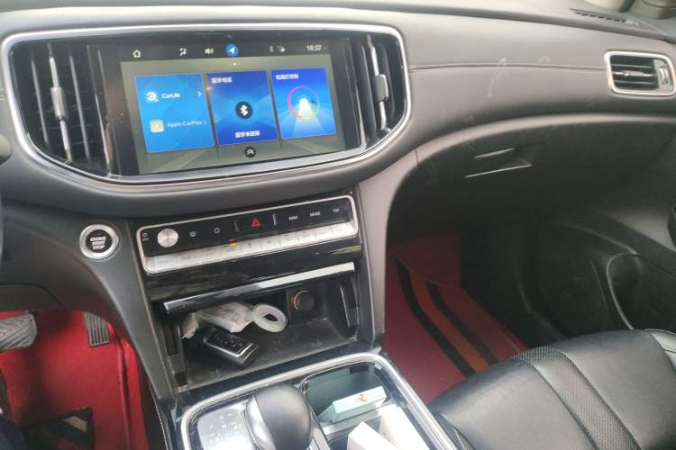 Used GAC Trumpchi GS8 2020 390T Two-Wheel Drive Luxury Smart Connectivity Version (7 Seats) Audio And AC Panel