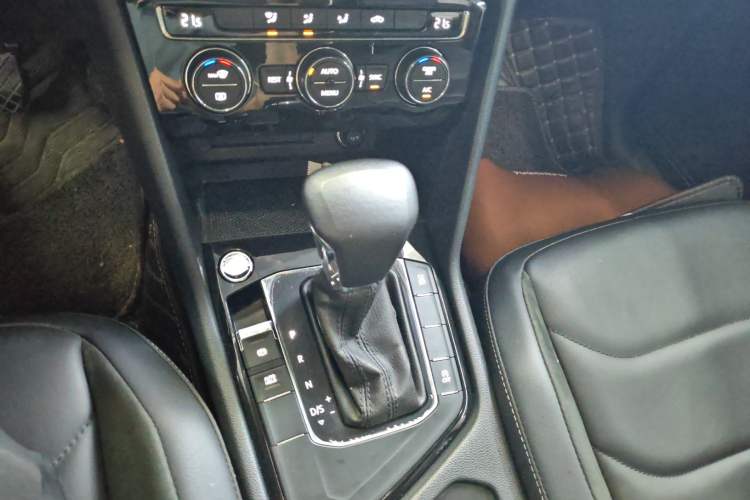 Used Volkswagen Tiguan L 2021 330TSI Automatic Two-Wheel Drive Smart Edition Gear Lever