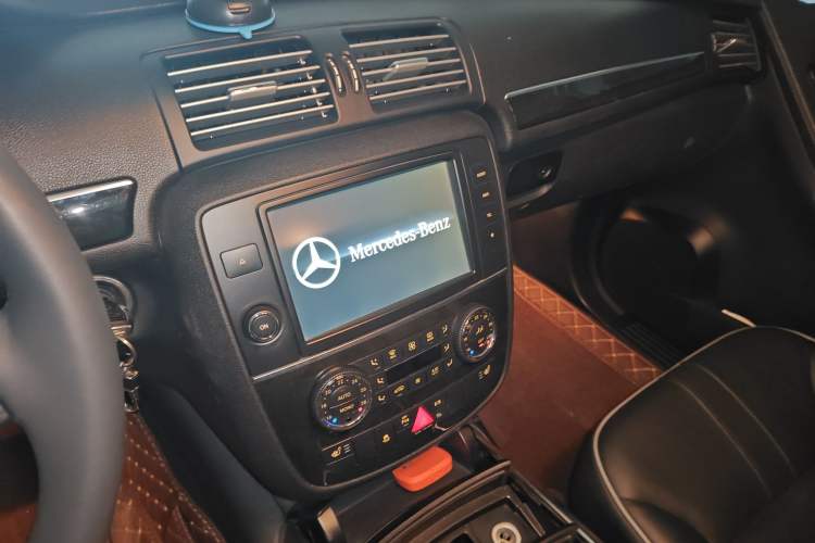 Used Mercedes-Benz R-Class 2017 R 320 4MATIC Business Edition Prestige Model