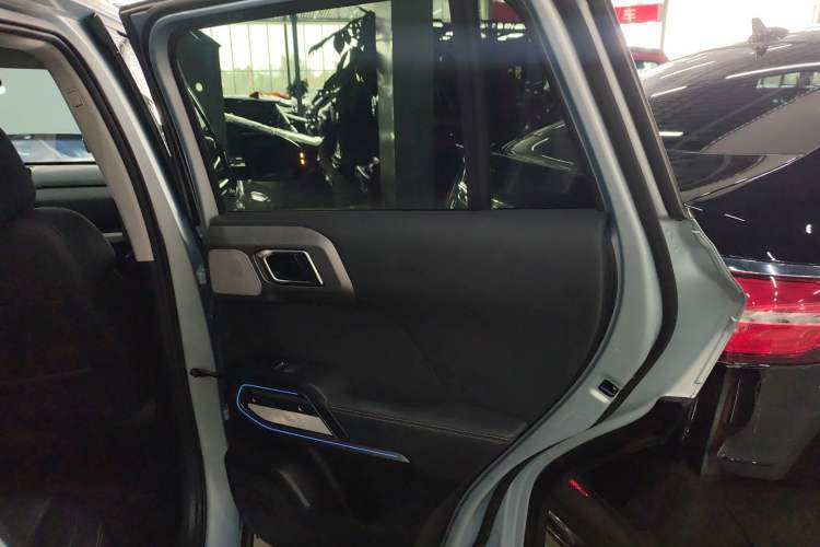 Used Formula Leopard Titanium 3 2025 501 km All-Wheel Drive Intelligent Driving Max Edition