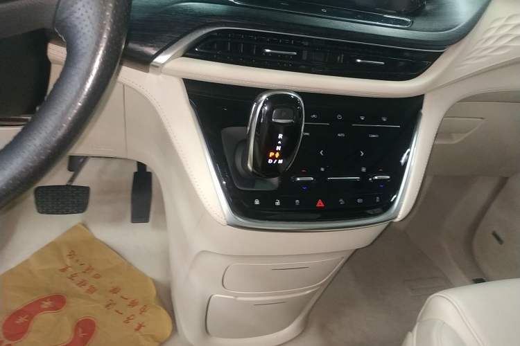 Used Buick GL8 2020 Avenir Avia Six-Seat Deluxe Edition
