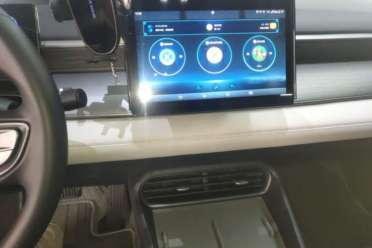 Used BYD Seal 05 DM-i 2025 DM-i Smart Drive 55KM Luxury Model Audio And AC Panel