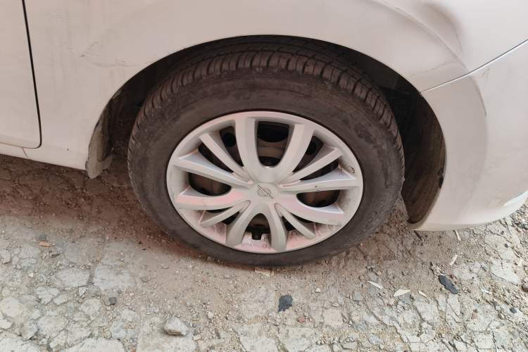 Used Haima M3 2015 1.5L Manual Standard Edition Right Front Wheel Hub