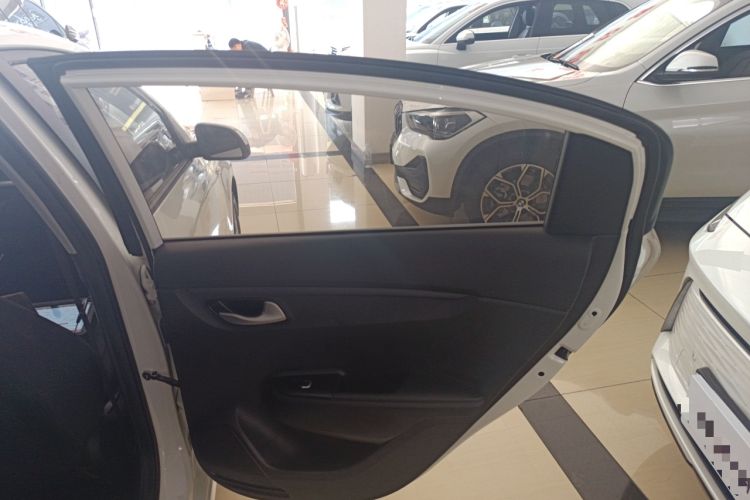 Used Kia K2 2019 Sedan 1.4L Automatic Transmission 15th Anniversary Special Edition GLS China VI Standard Interior 6