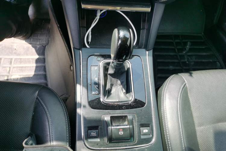 Used Subaru Outback 2016 2.5i Sport Navigation Edition Gear Lever