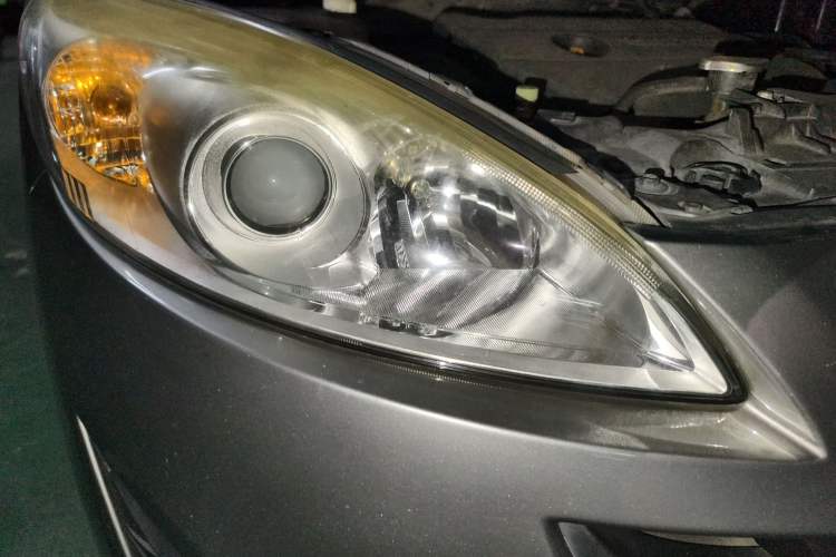 Used Mazda 5 2011 2.0L Automatic Comfort Edition Right Front Headlight