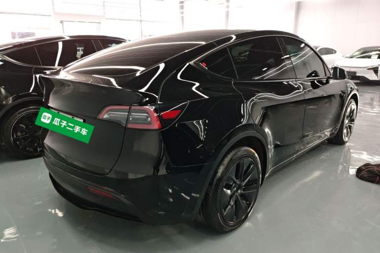 Used Tesla Model Y 2023 Long-Range All-Wheel-Drive Version
