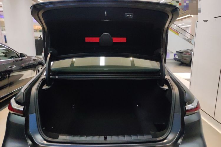 Used BMW 7 Series 2023 740Li Luxury Edition M Sport Package Trunk