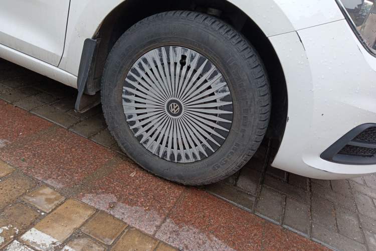 Used Volkswagen Santana 2016 1.4L Manual Fashion Edition Right Front Wheel Hub