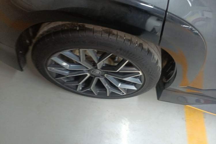 Used CHANGAN UNI-T 2022 1.5T Luxury Edition Right Rear Wheel Hub