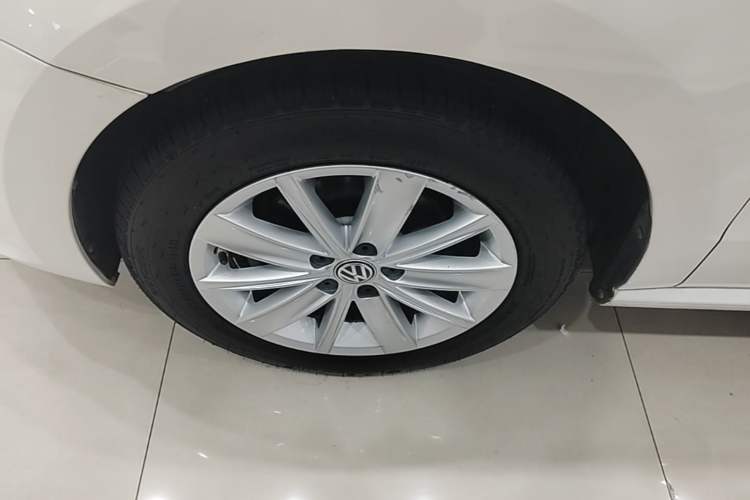 Used Volkswagen Polo 2014 1.4L Automatic Comfort Edition
