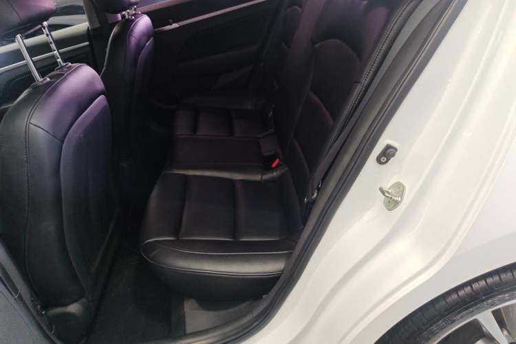 Used Hyundai Elantra (6th Generation / Lingdong) 2016 1.6L Automatic ZhiXuan – Elite Version Interior 4