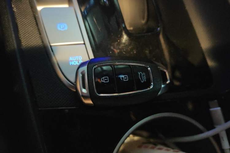 Used Hyundai Elantra 2021 1.5L CVT LUX Prestige Edition Vehicle Key