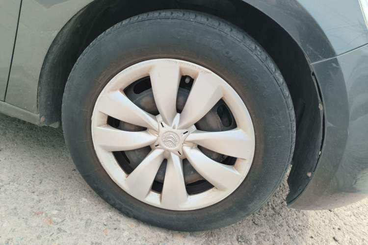 Used Citroen Elysee 2014 1.6L Manual Fashion Edition Right Front Wheel Hub