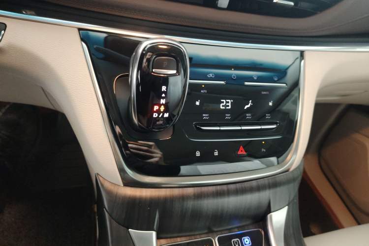 Used Buick GL8 2021 Land Cruiser Executive Class 652T Comfort Model Gear Lever