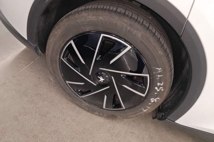 Used ARCFOX Alpha S5 2025 560PRO 185kW Exterior 5