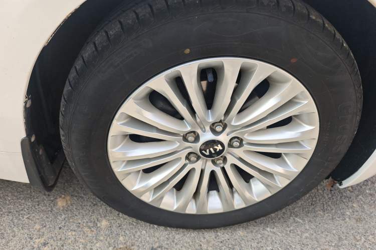 Used Kia Cadenza 2013 2.4L Elite Model China IV Standard
