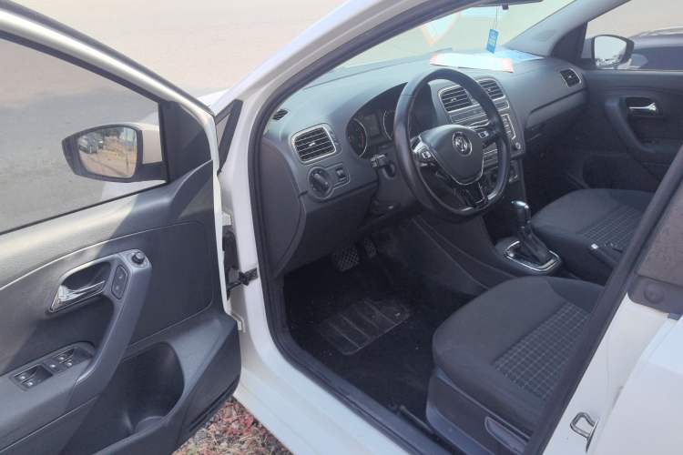 Used Volkswagen Polo 2016 1.6L Automatic Comfort Model