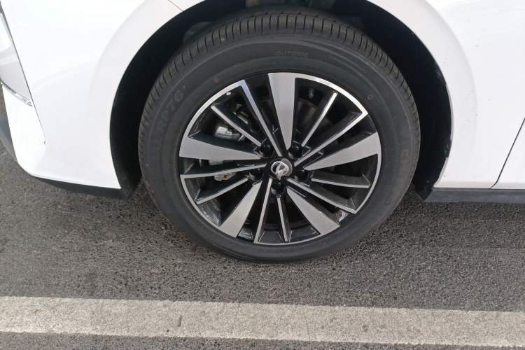 Used CHANGAN Eado PHEV 2025 Smart New Blue Whale 145KM Battleship Edition Exterior 4