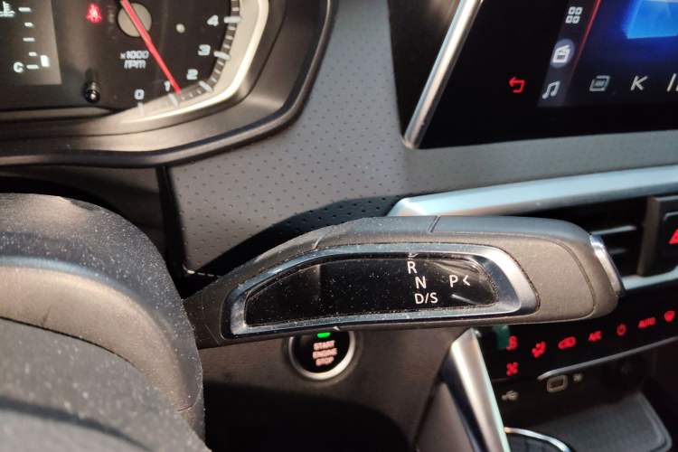 Used SAIC MAXUS G50 2023 PLUS 1.5T Happiness-Recommended Automatic Start Edition Gear Lever