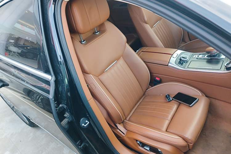 Used Hongqi H9 2023 2.0T Smart Connect Flagship Edition
