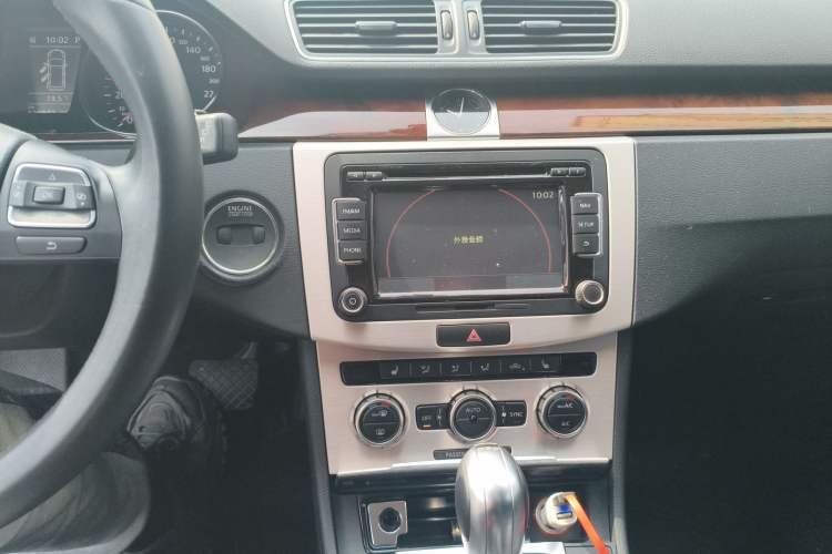 Used Volkswagen Magotan 2012 Travel Edition 2.0 TSI Luxury Version Audio And AC Panel