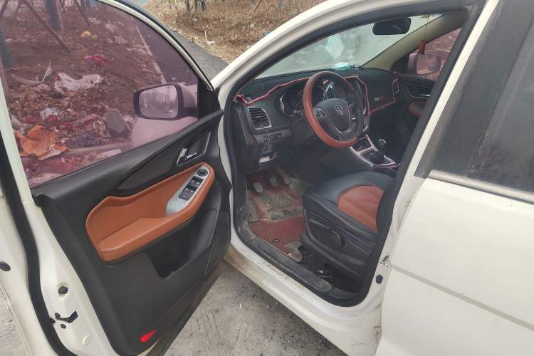 Used Baojun 560 2015 1.8L Manual Elite Edition
