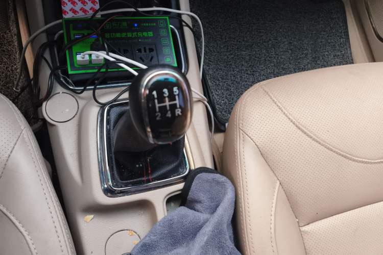 Used Jinbei 750 2015 1.5L Flagship Model
