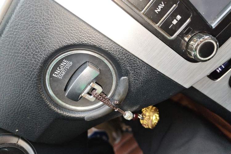 Used Volkswagen Magotan 2015 1.8TSI Advanced Model Vehicle Key