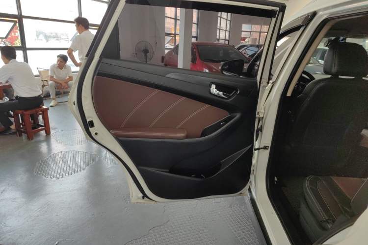 Used Dongfeng Fengon 580 2017 1.5T CVT Luxury Model
