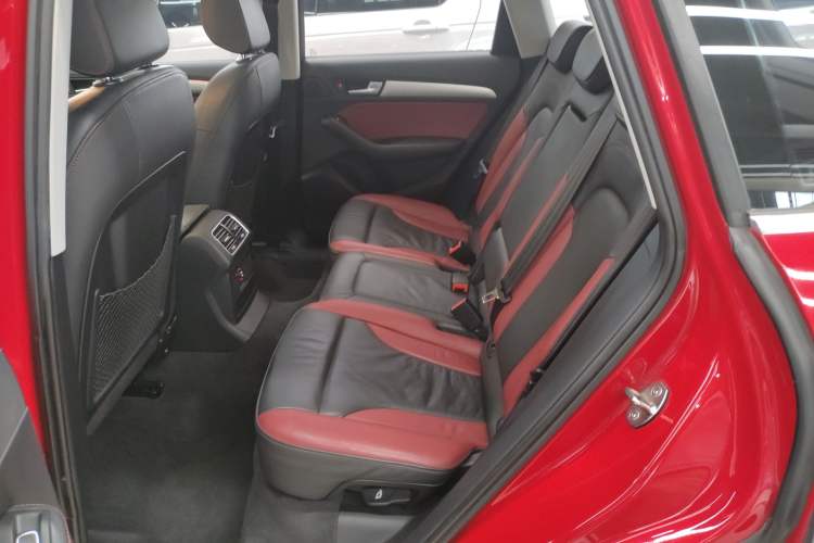 Used Audi Q5 2017 Plus 40 TFSI Technology Model
