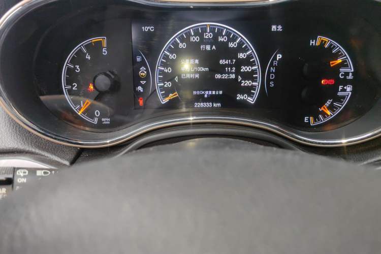 Used Jeep Grand Cherokee 2014 3.0TD Diesel Comfort Navigation Version Odometer Close Up