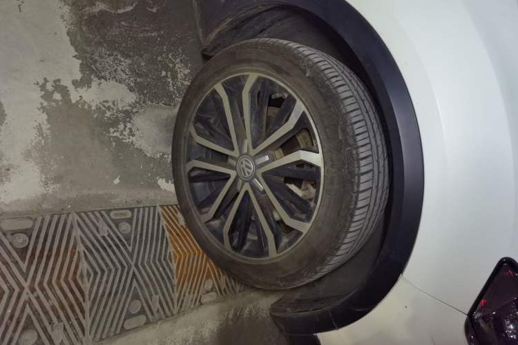 Used Volkswagen T-ROC 2018 280TSI DSG Two-Wheel Drive Comfort Version China VI Standard
