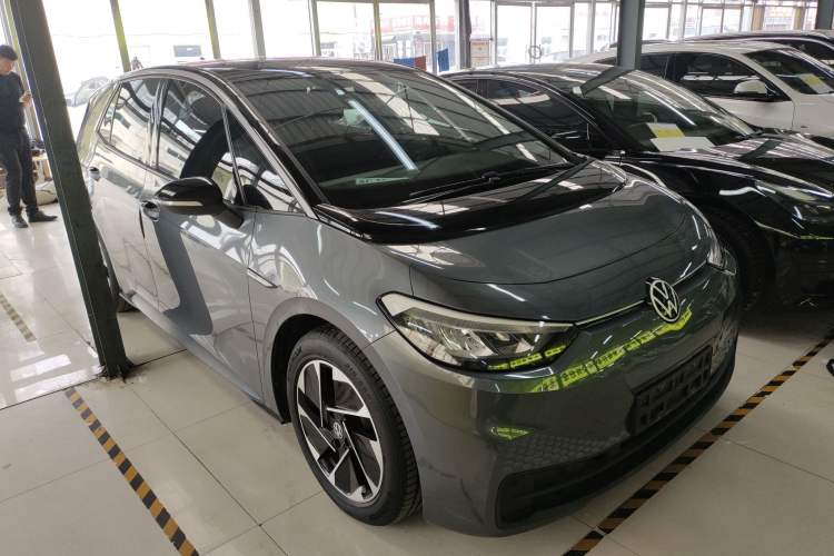 Used Volkswagen ID.3 2023 Upgraded Model Pure Intelligent Enjoyment Version Front Right 45 Deg