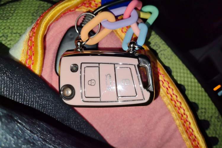 Used Volkswagen T-ROC 2018 280TSI DSG Two-Wheel-Drive Comfort Version China V Standard Vehicle Key