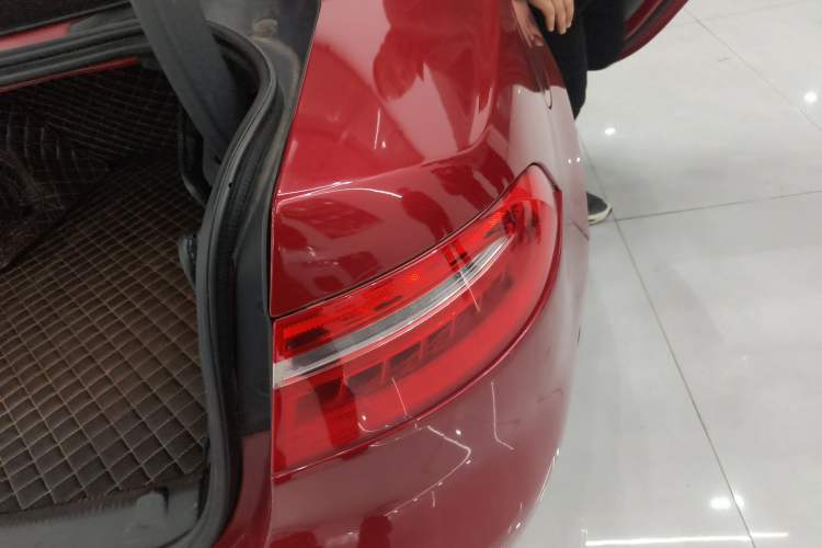 Used Jaguar XE 2017 2.0T 200 PS R-Sport