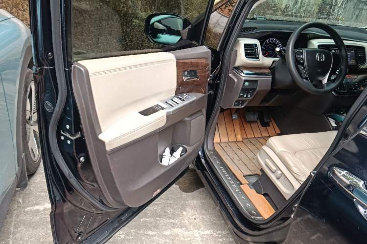 Used Honda Odyssey 2015 2.4L Luxury Edition