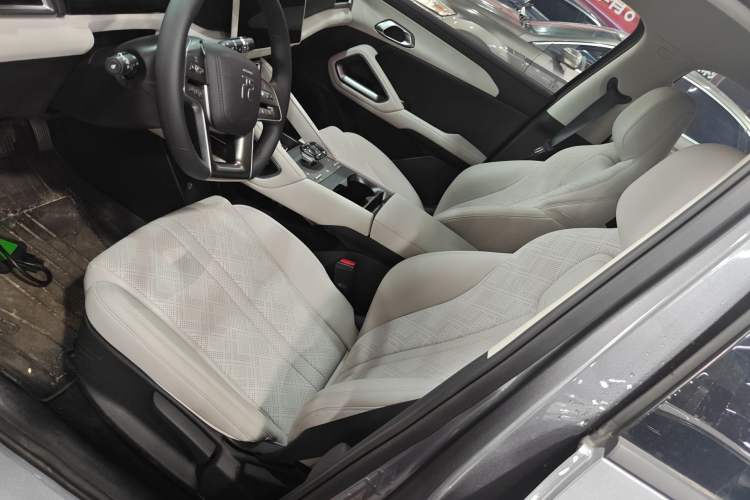 Used BYD Yuan UP 2024 401KM Leading Edition Left Front Seat