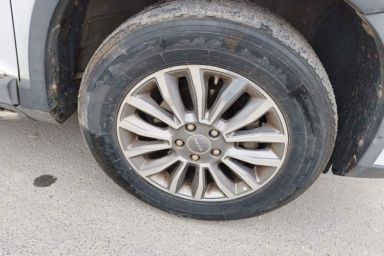 Used Haval H6 2015 Sport Edition 1.5T Automatic Two-Wheel Drive Luxury Model Right Front Wheel Hub