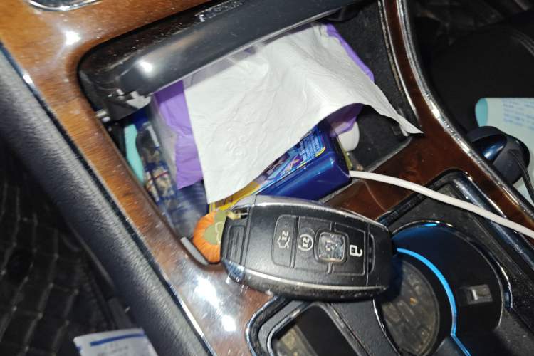 Used Lincoln Continental 2019 2.0T Two-Wheel Drive Luxury Edition China VI Standard Vehicle Key