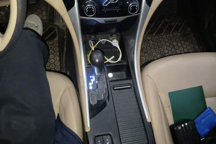 Used Hyundai Sonata 2011 2.0L Automatic Luxury Edition
