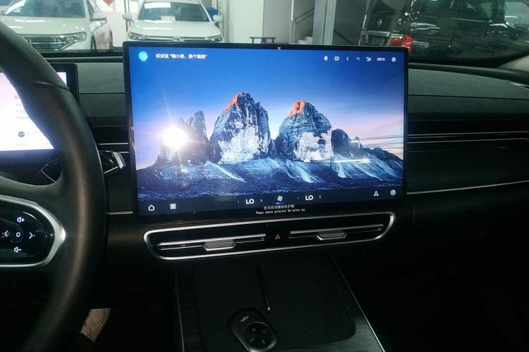Used Fengyun A8L 2025 1.5 TGDI 145 km Standard Version Audio And AC Panel