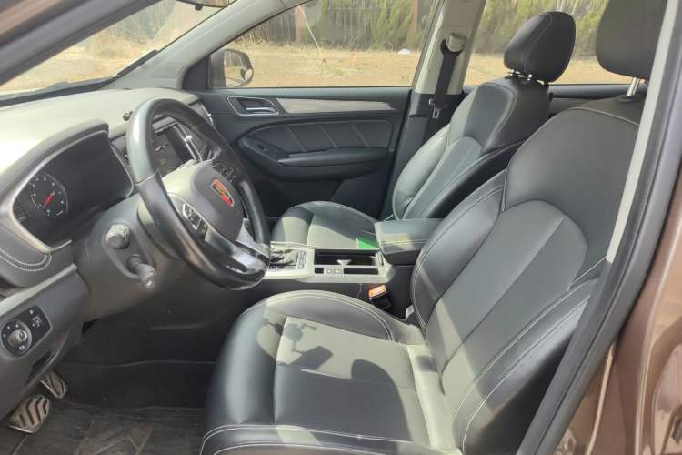 Used Roewe RX5 2016 20T Two-Wheel Drive Automatic Internet Smart Edition
