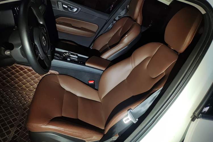 Used Volvo XC60 2019 T5 4x4 Smart Edition China V Standard Left Front Seat