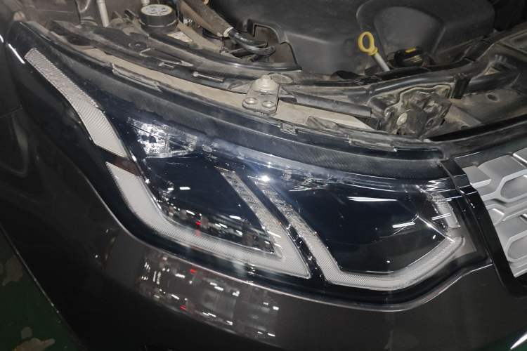 Used Land Rover Discovery Sport 2022 249 PS Metropolitan Edition 5 Seats