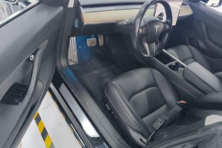 Used Tesla Model 3 2019 Long-Range All-Wheel-Drive Version