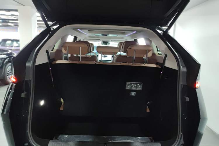 Used XPeng X9 2024 702 Ultra-Long Range Max