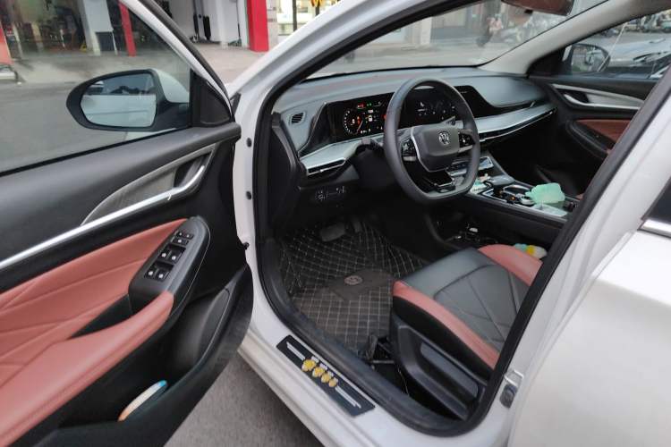 Used CHANGAN Eado 2022 PLUS Blue Whale NE 1.4T GDI DCT Prestige Edition
