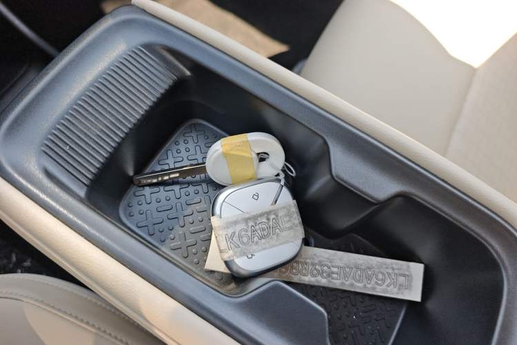 Used Wuling Bingo PLUS 2024 510 km Range 5-Seater Version Vehicle Key