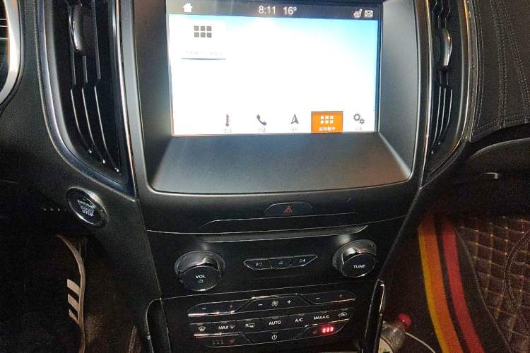 Used Ford Edge 2018 EcoBoost 245 Four-Wheel Drive Titanium 7-Seater Audio And AC Panel